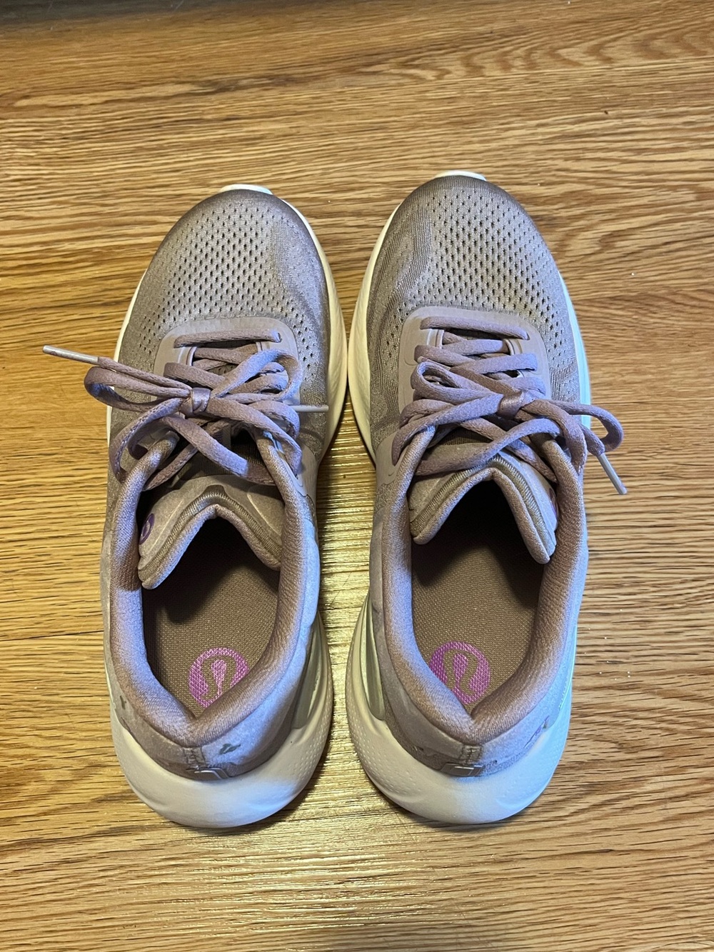 Lululemon Beyondfeel Running Shoes Size 8 View 3
